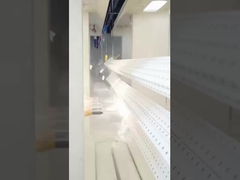 Couche en poudre pour les montants de stockage